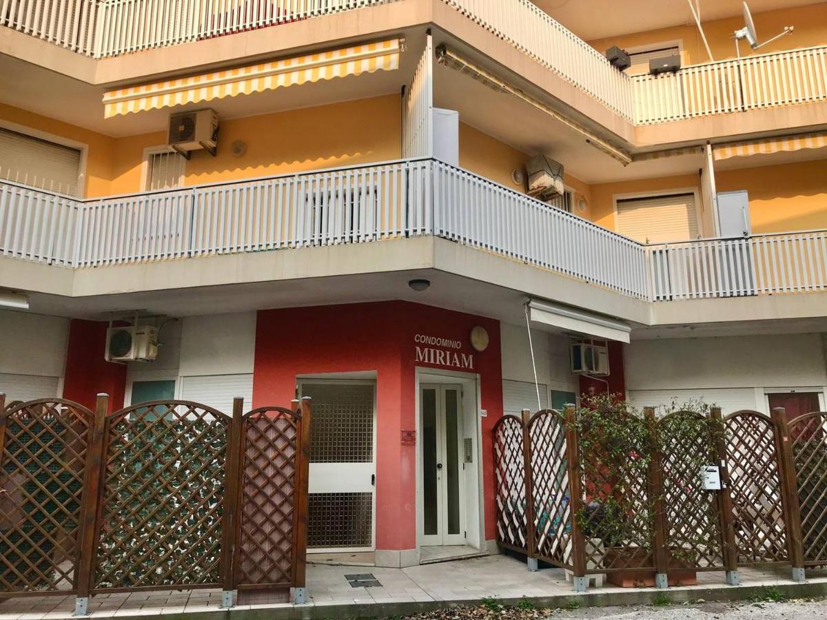 Residence Miriam 2 Bibione Eksteriør bilde